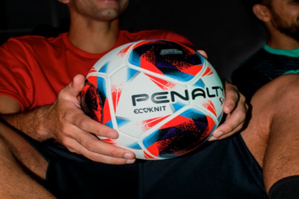 Você conhece a história da bola de futebol? - Blog da Penalty #JogaJuntoNews